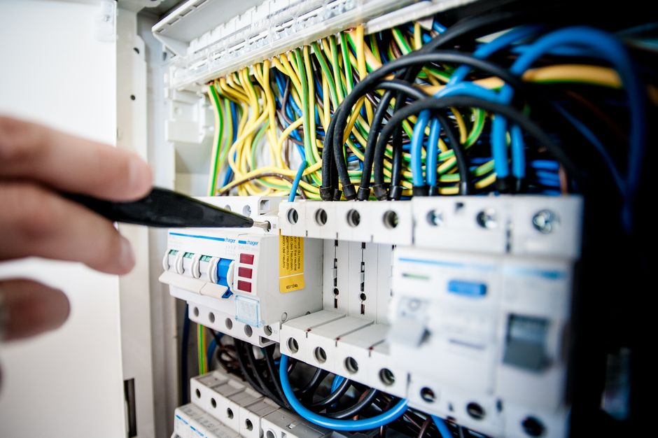 home thermostat showing error or circuit breaker panel - emergency ac repair ankeny ia home thermostat showing error or circuit breaker panel - emergency ac repair ankeny ia