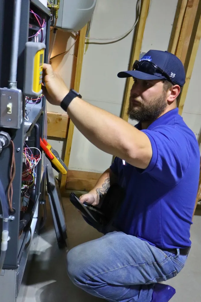Precision diagnostics during a comfort-club maintenance visit